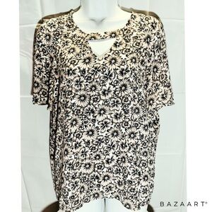 Bananna Republic Women floral V-neck ,Cap  Sleeve